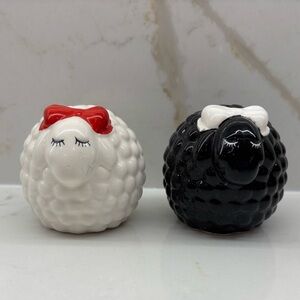 Vintage Giftcraft Ceramic Big Ball O' Sheep Salt and Pepper Shakers